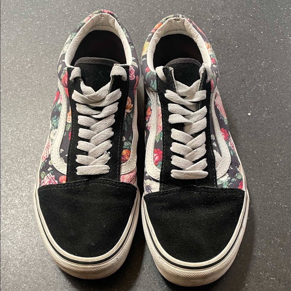 Vans Women's Black Floral Low-Top Sneakers - Picture 2 of 6